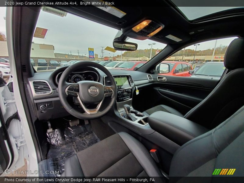 Bright White / Black 2020 Jeep Grand Cherokee Altitude 4x4