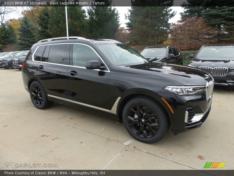 Front 3/4 View of 2020 X7 xDrive40i