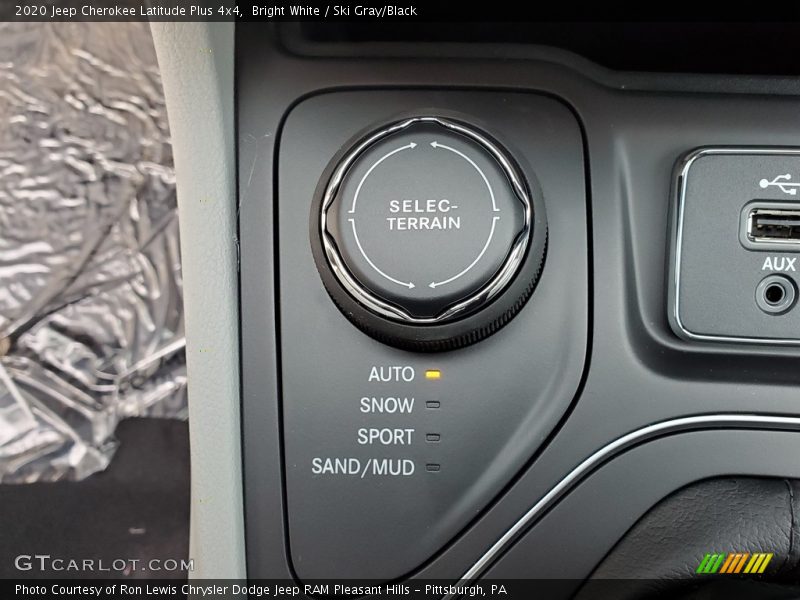 Bright White / Ski Gray/Black 2020 Jeep Cherokee Latitude Plus 4x4