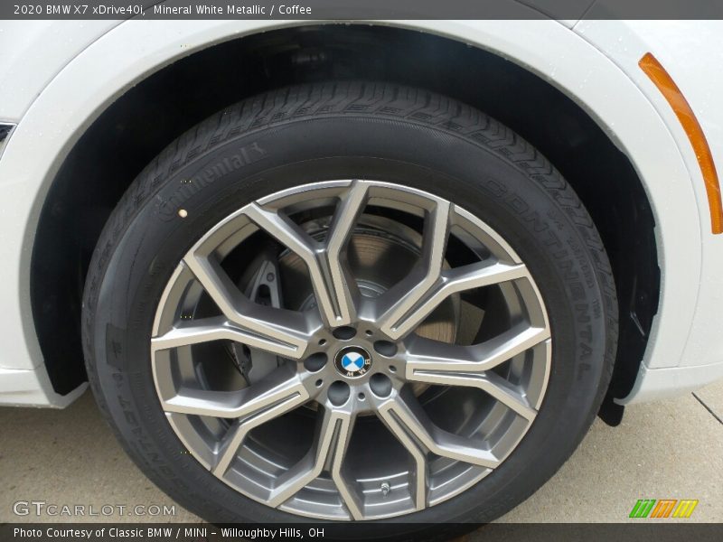 Mineral White Metallic / Coffee 2020 BMW X7 xDrive40i