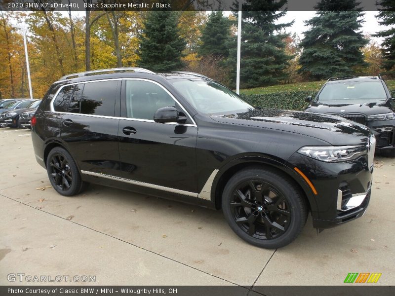 Front 3/4 View of 2020 X7 xDrive40i