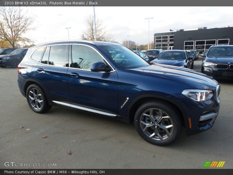 Front 3/4 View of 2020 X3 xDrive30i