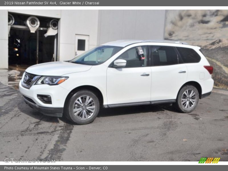 Glacier White / Charcoal 2019 Nissan Pathfinder SV 4x4