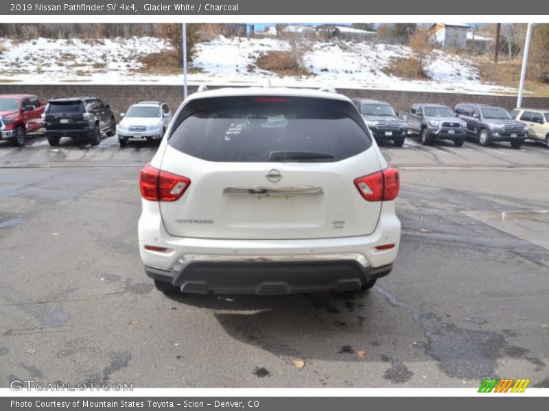 Glacier White / Charcoal 2019 Nissan Pathfinder SV 4x4