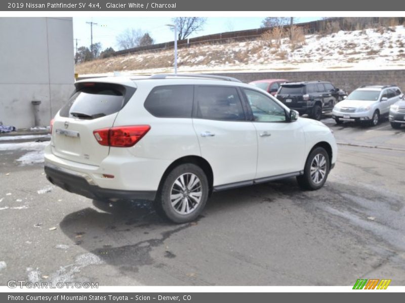 Glacier White / Charcoal 2019 Nissan Pathfinder SV 4x4