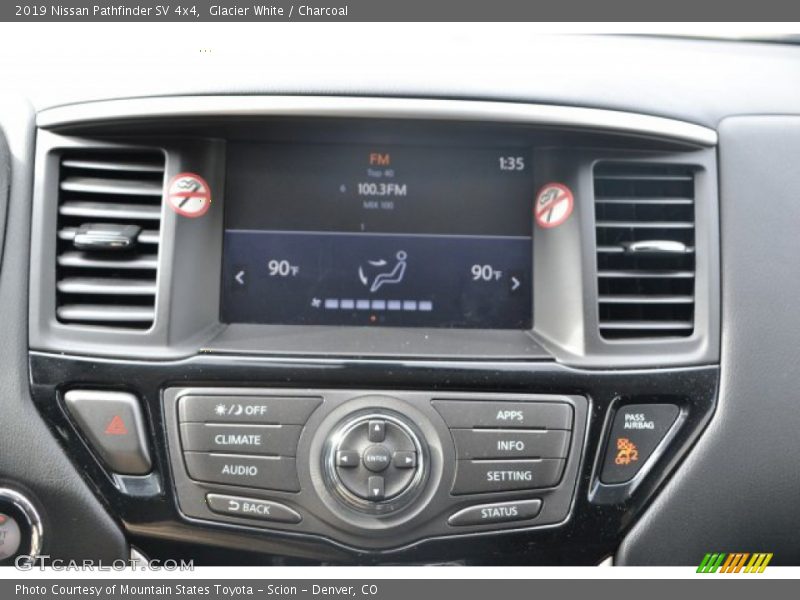 Glacier White / Charcoal 2019 Nissan Pathfinder SV 4x4
