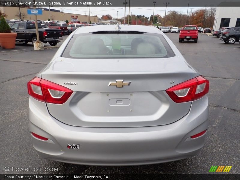 Silver Ice Metallic / Jet Black 2016 Chevrolet Cruze LT Sedan