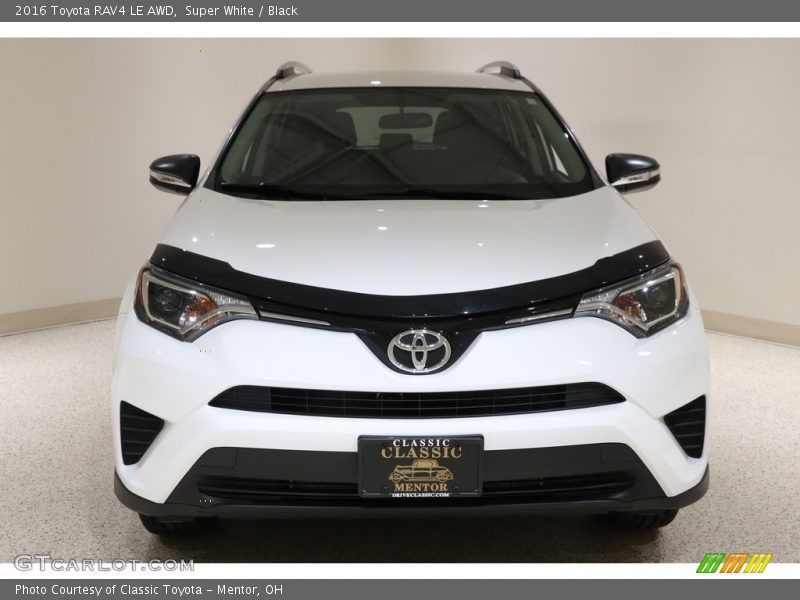 Super White / Black 2016 Toyota RAV4 LE AWD
