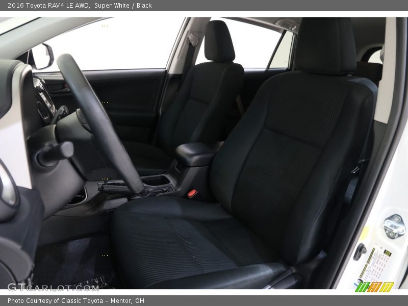 Super White / Black 2016 Toyota RAV4 LE AWD