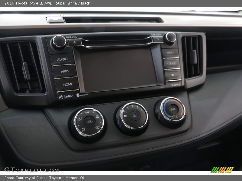 Super White / Black 2016 Toyota RAV4 LE AWD