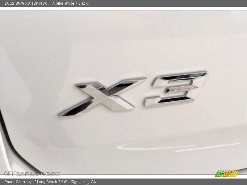 Alpine White / Black 2019 BMW X3 sDrive30i