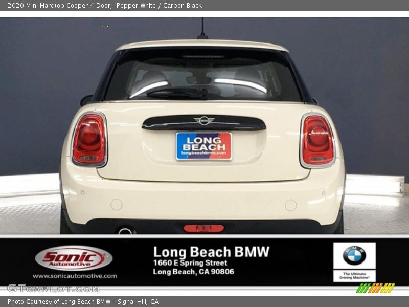 Pepper White / Carbon Black 2020 Mini Hardtop Cooper 4 Door