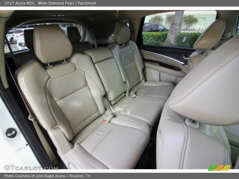 White Diamond Pearl / Parchment 2017 Acura MDX