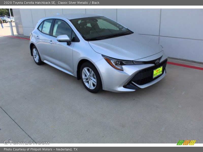 Front 3/4 View of 2020 Corolla Hatchback SE