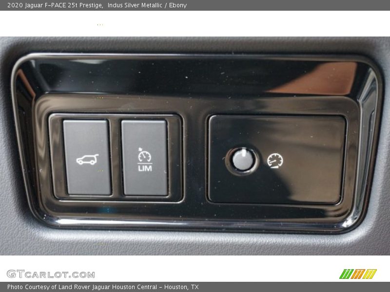 Indus Silver Metallic / Ebony 2020 Jaguar F-PACE 25t Prestige