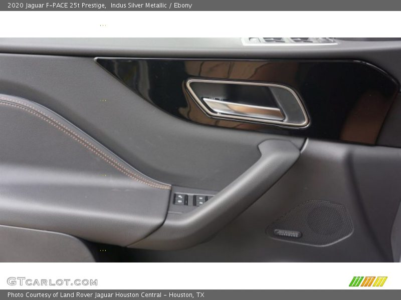 Indus Silver Metallic / Ebony 2020 Jaguar F-PACE 25t Prestige