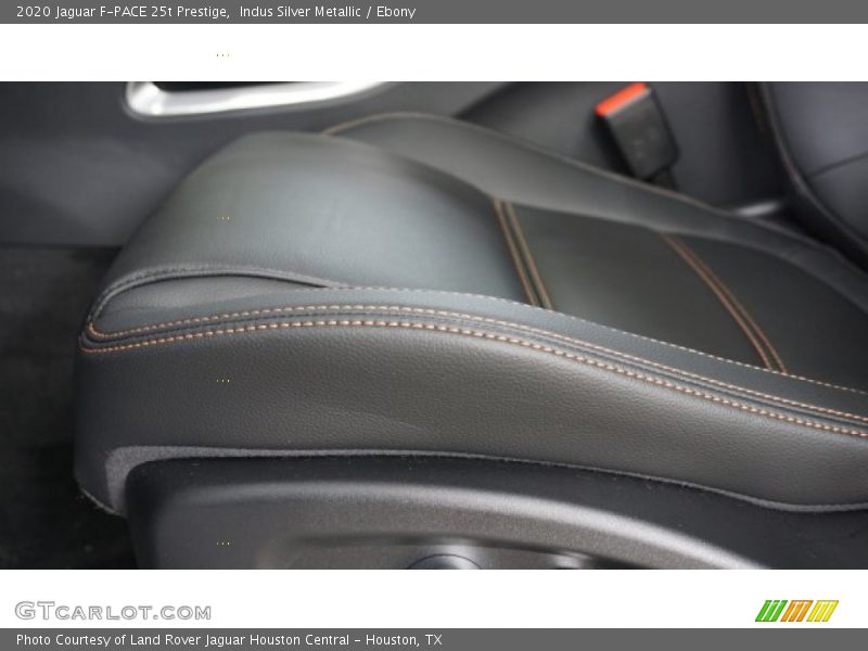 Indus Silver Metallic / Ebony 2020 Jaguar F-PACE 25t Prestige