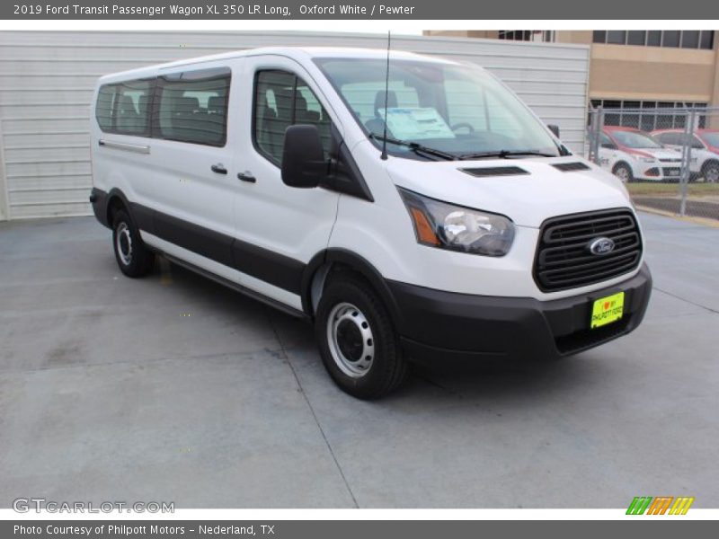 Front 3/4 View of 2019 Transit Passenger Wagon XL 350 LR Long