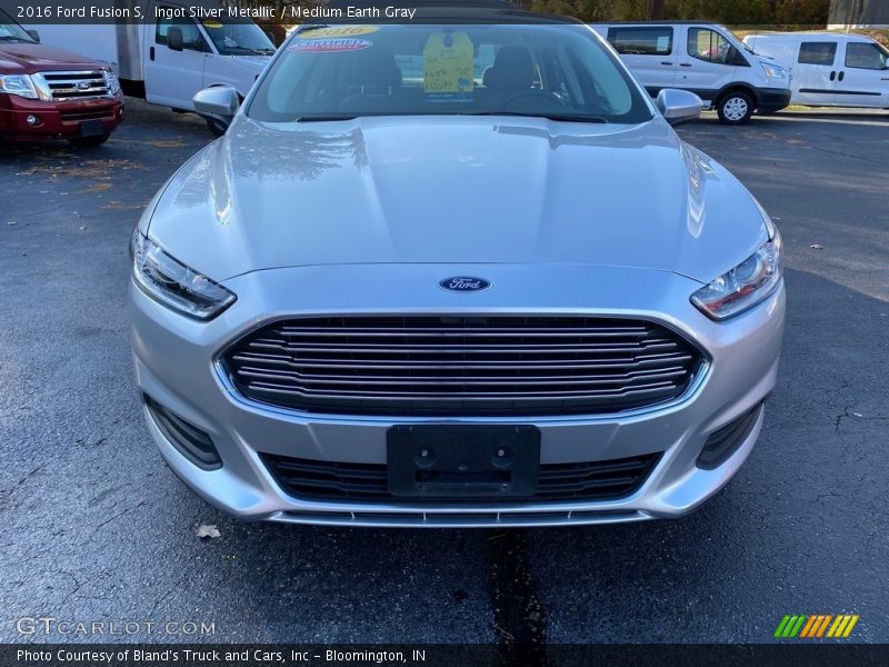Ingot Silver Metallic / Medium Earth Gray 2016 Ford Fusion S