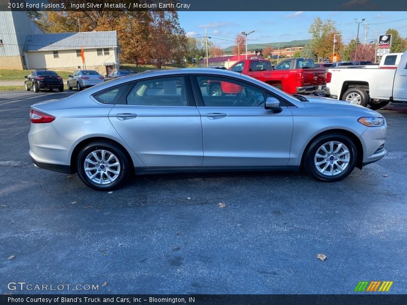 Ingot Silver Metallic / Medium Earth Gray 2016 Ford Fusion S