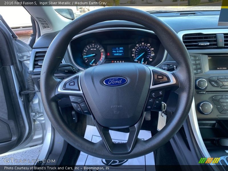 Ingot Silver Metallic / Medium Earth Gray 2016 Ford Fusion S