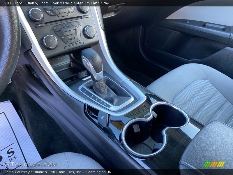 Ingot Silver Metallic / Medium Earth Gray 2016 Ford Fusion S