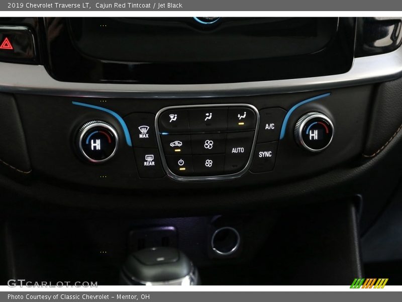 Cajun Red Tintcoat / Jet Black 2019 Chevrolet Traverse LT