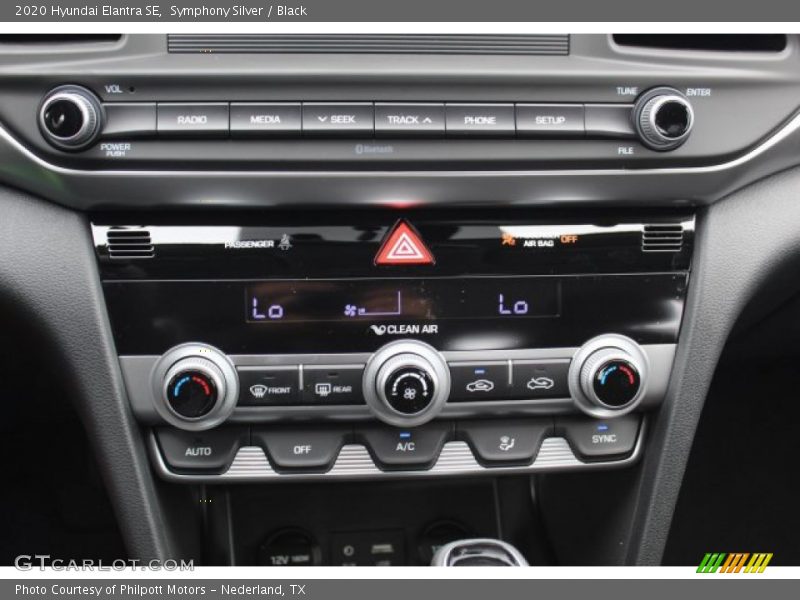 Symphony Silver / Black 2020 Hyundai Elantra SE