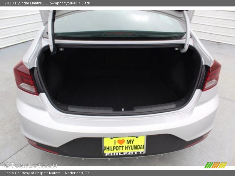 Symphony Silver / Black 2020 Hyundai Elantra SE