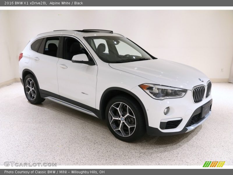 Alpine White / Black 2016 BMW X1 xDrive28i
