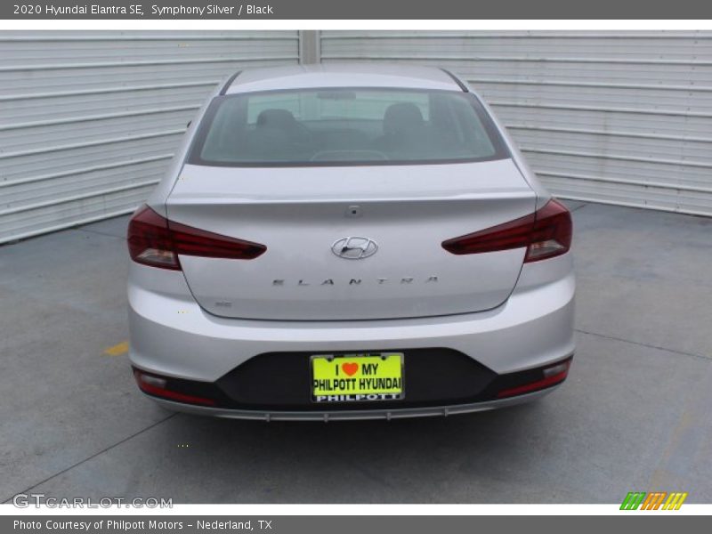 Symphony Silver / Black 2020 Hyundai Elantra SE