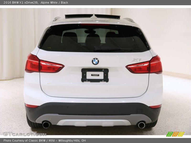 Alpine White / Black 2016 BMW X1 xDrive28i