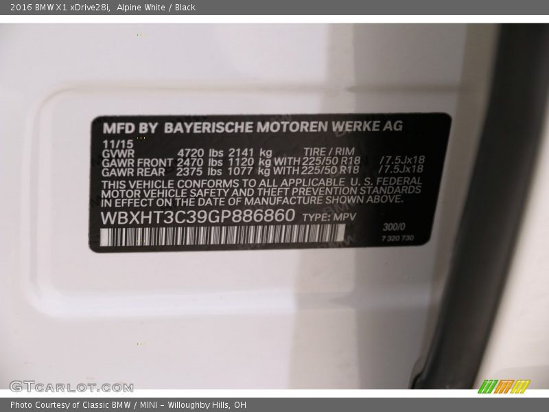 Alpine White / Black 2016 BMW X1 xDrive28i