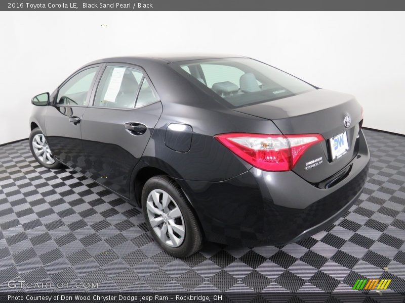 Black Sand Pearl / Black 2016 Toyota Corolla LE