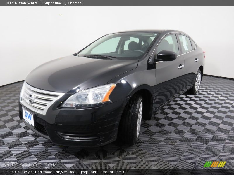 Super Black / Charcoal 2014 Nissan Sentra S