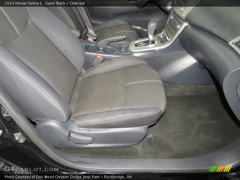 Super Black / Charcoal 2014 Nissan Sentra S