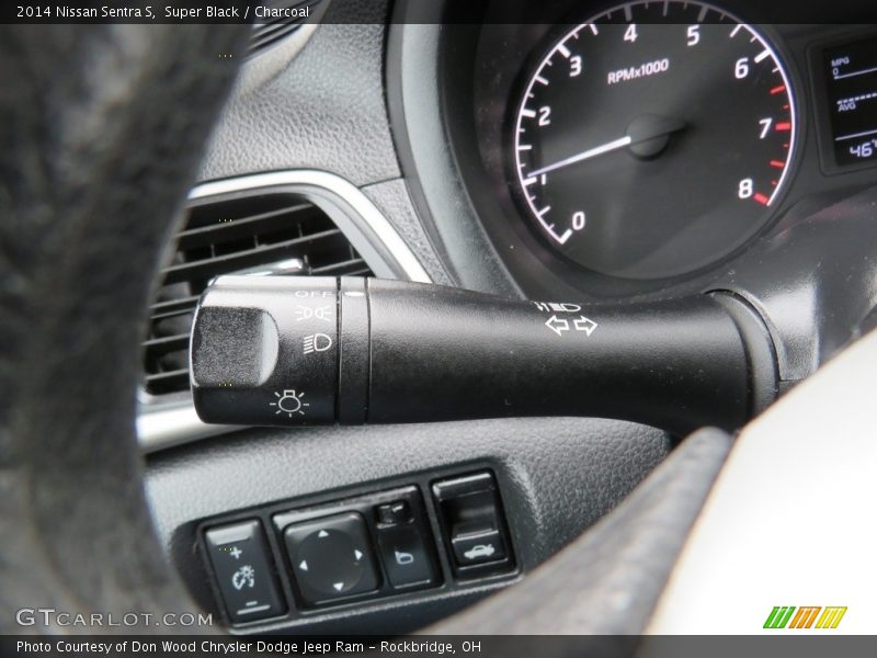 Super Black / Charcoal 2014 Nissan Sentra S