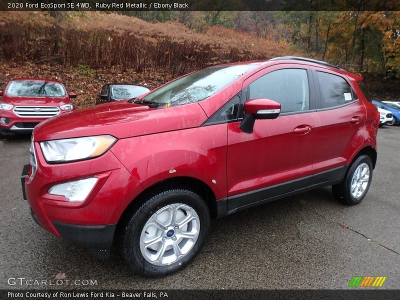 Front 3/4 View of 2020 EcoSport SE 4WD