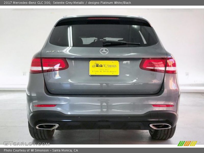 Selenite Grey Metallic / designo Platinum White/Black 2017 Mercedes-Benz GLC 300