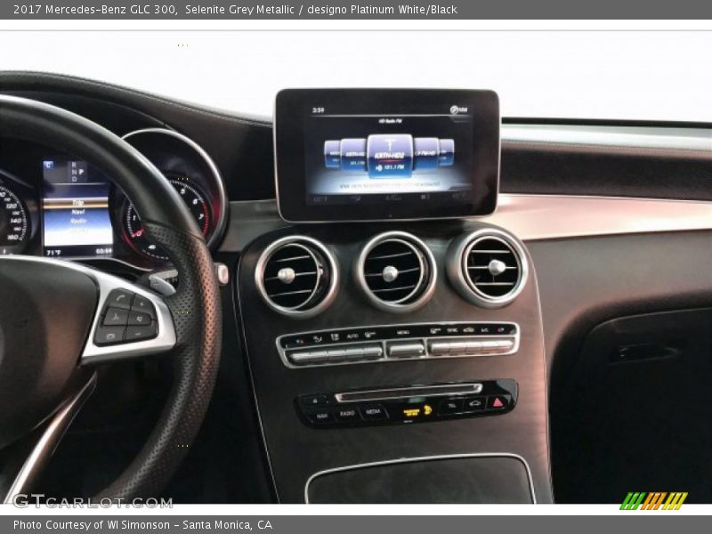 Selenite Grey Metallic / designo Platinum White/Black 2017 Mercedes-Benz GLC 300