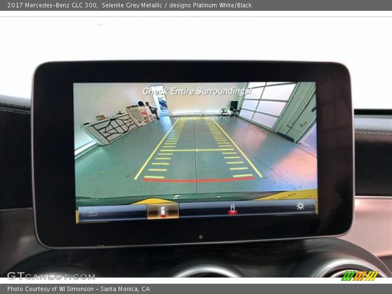 Selenite Grey Metallic / designo Platinum White/Black 2017 Mercedes-Benz GLC 300