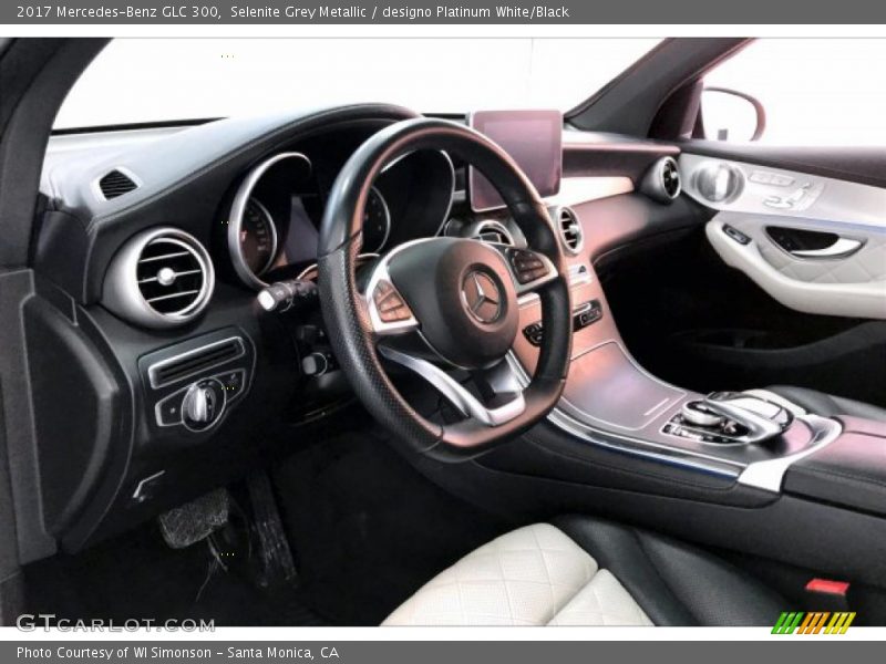 Selenite Grey Metallic / designo Platinum White/Black 2017 Mercedes-Benz GLC 300