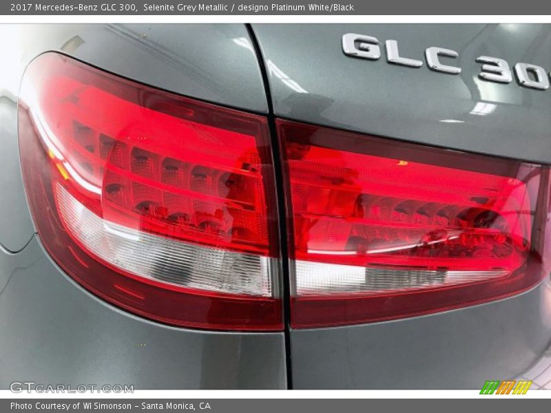 Selenite Grey Metallic / designo Platinum White/Black 2017 Mercedes-Benz GLC 300