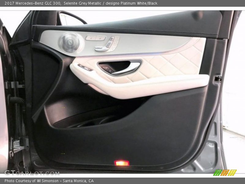 Selenite Grey Metallic / designo Platinum White/Black 2017 Mercedes-Benz GLC 300