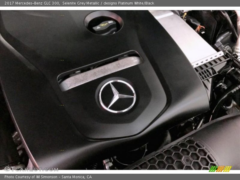 Selenite Grey Metallic / designo Platinum White/Black 2017 Mercedes-Benz GLC 300