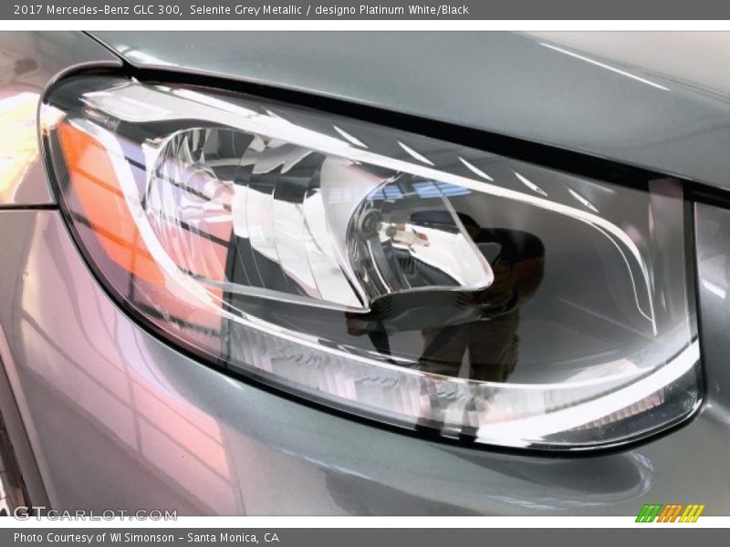 Selenite Grey Metallic / designo Platinum White/Black 2017 Mercedes-Benz GLC 300