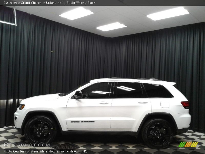 Bright White / Black 2019 Jeep Grand Cherokee Upland 4x4