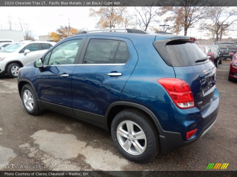 Pacific Blue Metallic / Jet Black/­Light Ash 2020 Chevrolet Trax LT