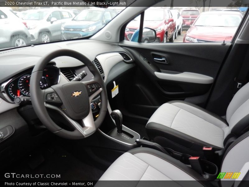 Front Seat of 2020 Trax LT