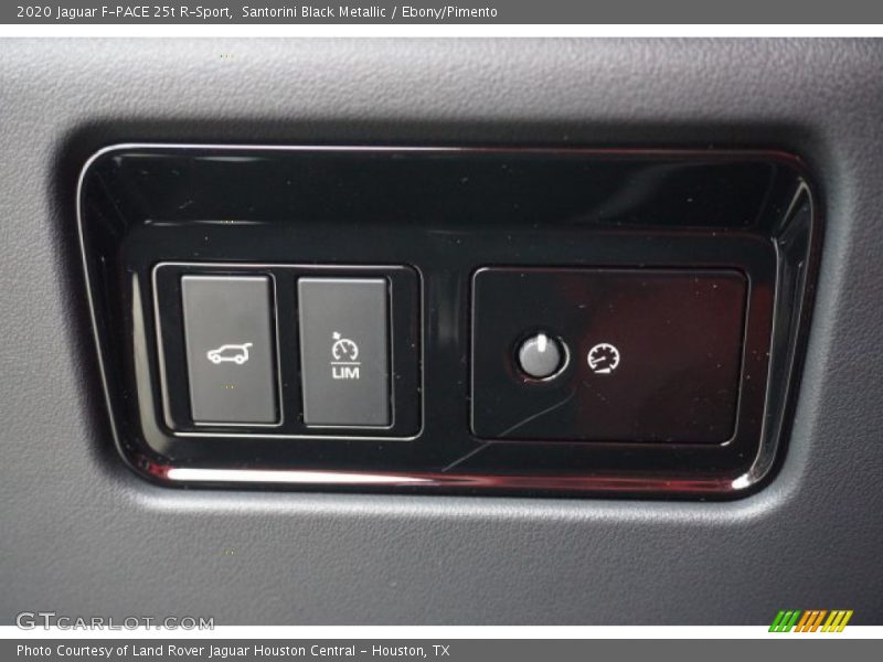 Controls of 2020 F-PACE 25t R-Sport